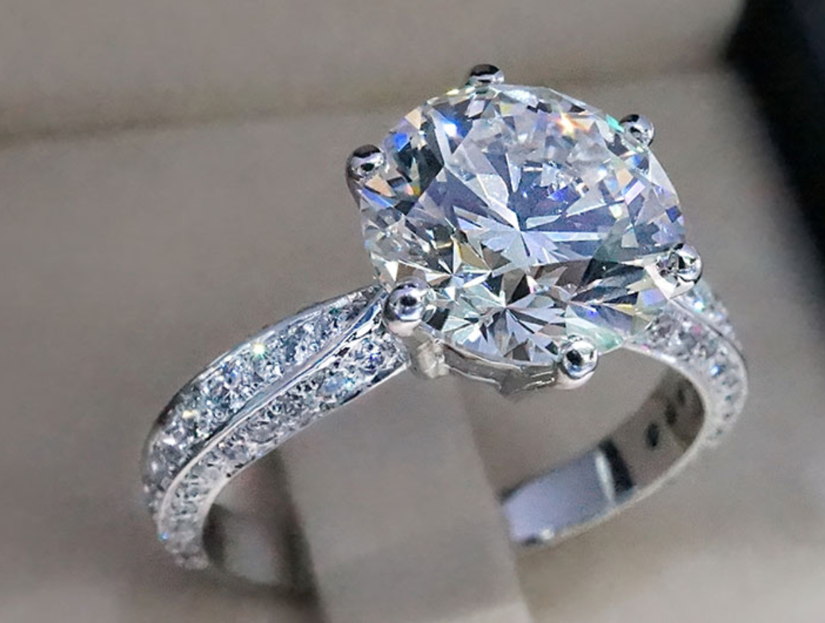diamond engagement ring closeup